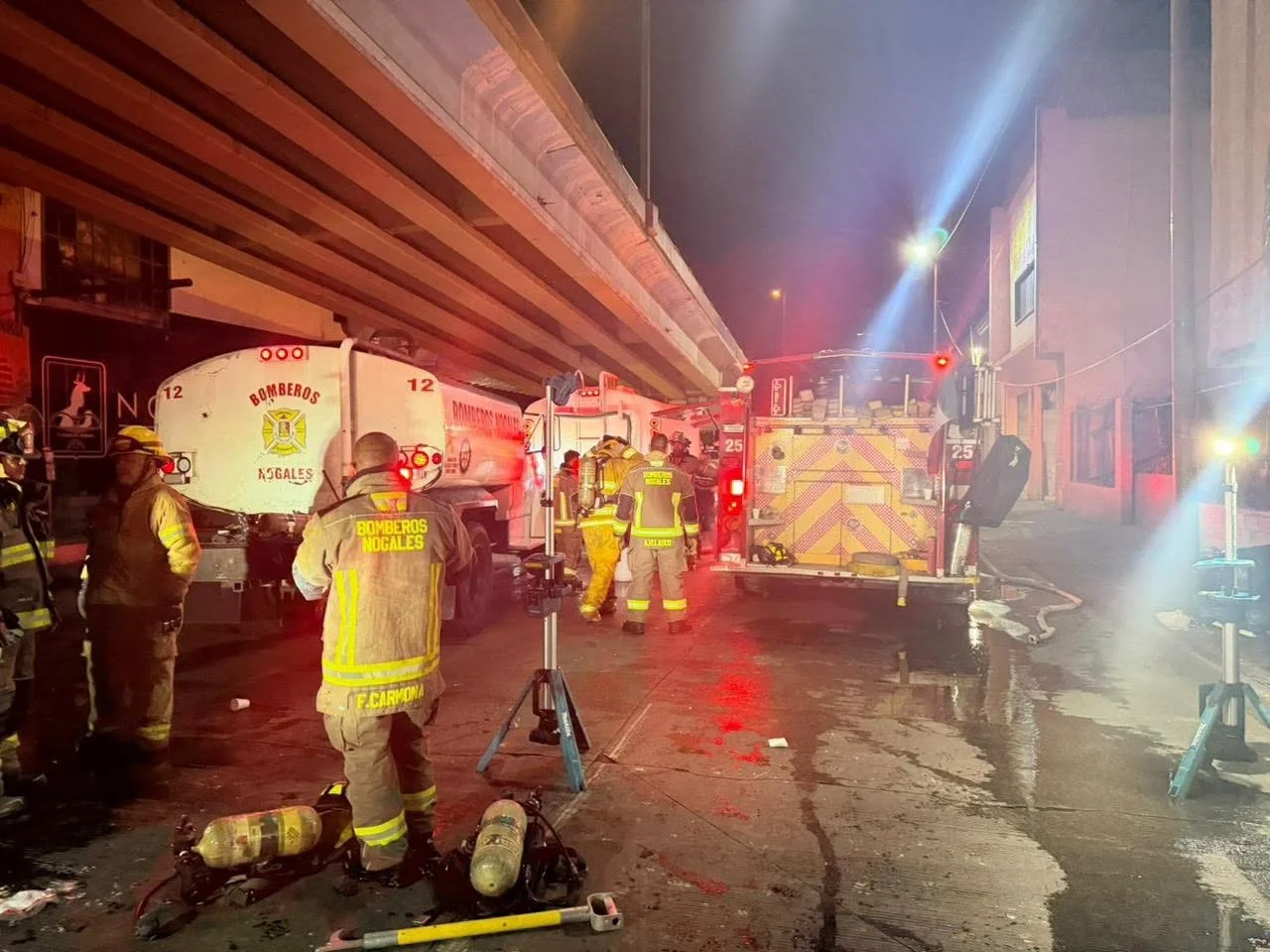 Más de dos horas de combate al fuego en hotel de Nogales; investigan presunto incendio provocado