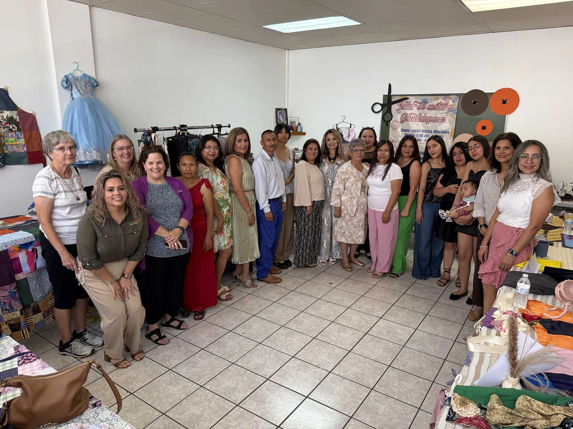 Costura que transforma vidas: reconocen esfuerzo de alumnas del Grupo Guadalupano