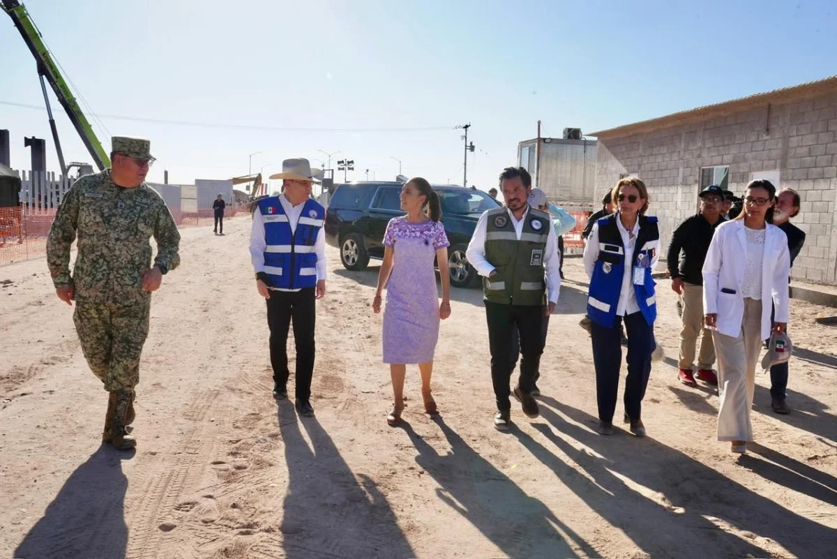 Avanza construcción de hospital y Senderos Seguros en San Luis