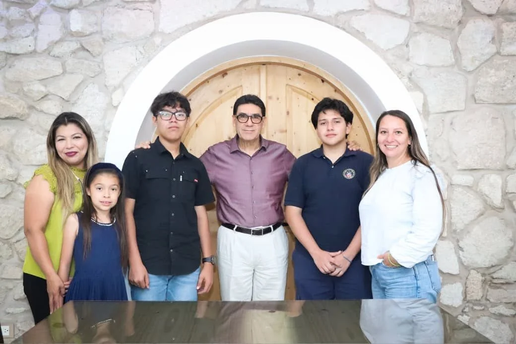Estudiantes nogalenses ponen en alto a México en torneo internacional de robótica celebrado en Panamá