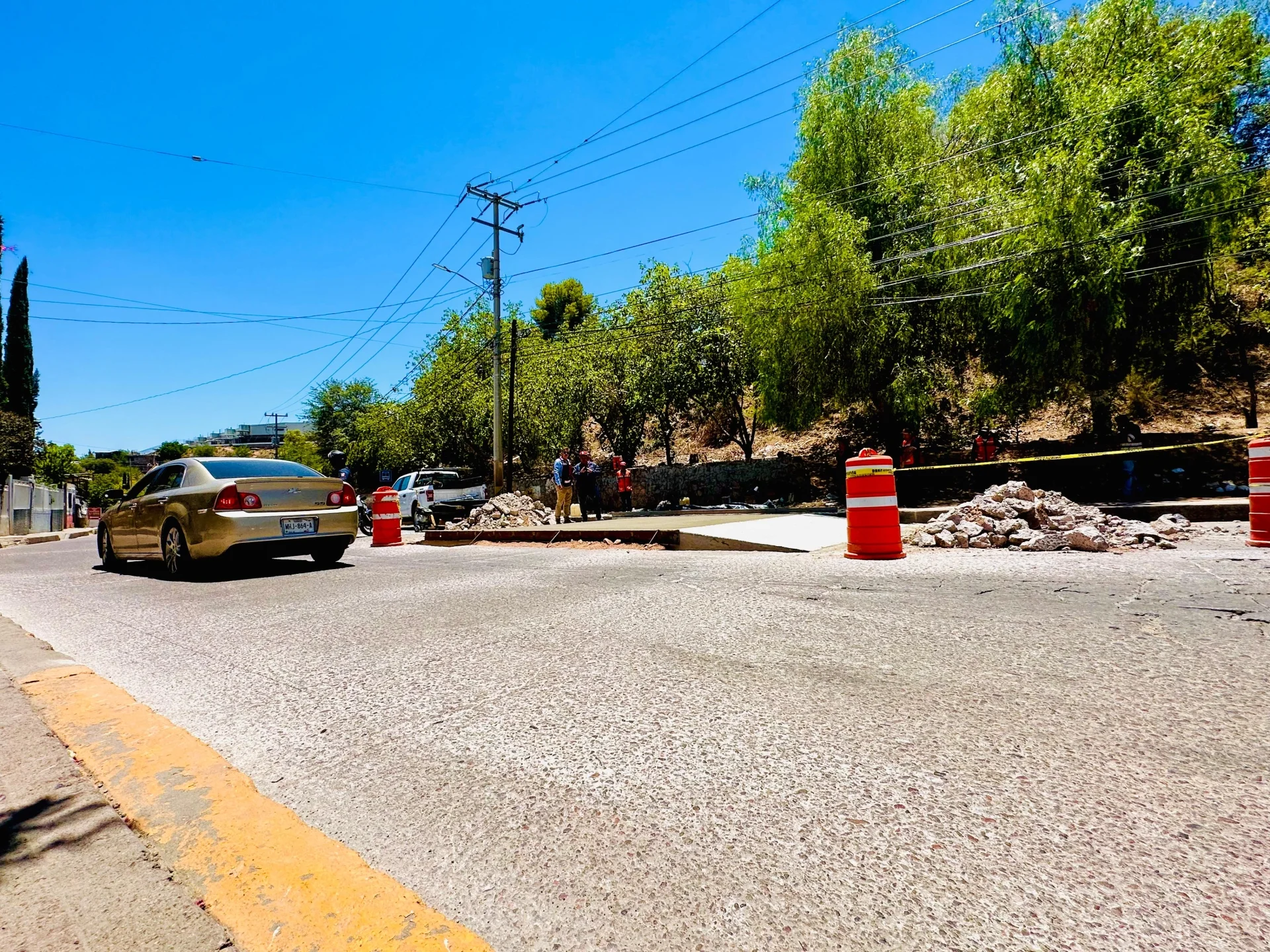 Refuerzan seguridad vial con nuevo reductor de velocidad en la colonia La Esperanza
