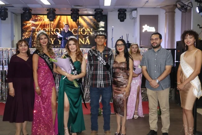 Celebran Día del Estudiante con coronación y festejos en la Preparatoria Municipal