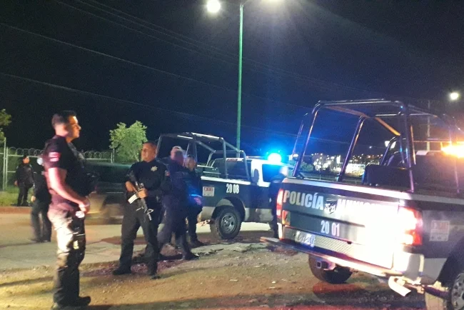 Conductor intentó huir tras accidente; fue trasladado al IMSS por complicaciones médicas