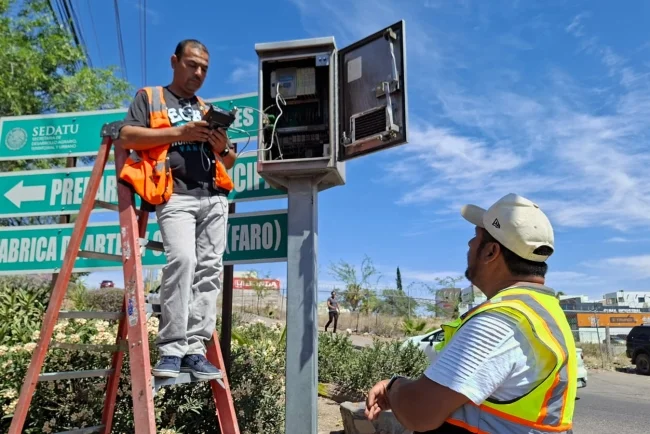 Realizan cambios en semáforos de Nogales para mitigar tráfico por cierre de vialidades