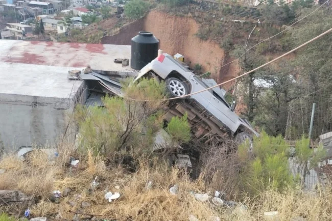 Accidente en la Colosio deja cuantiosos daños; conductor fue detenido por ebriedad
