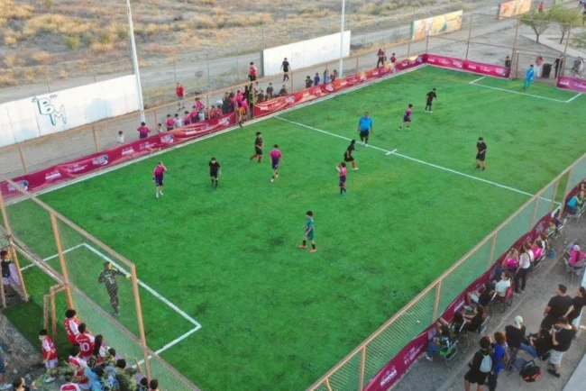 Gobierno de Sonora fortalece espacios públicos con nueva cancha y la “Copa del Clima”