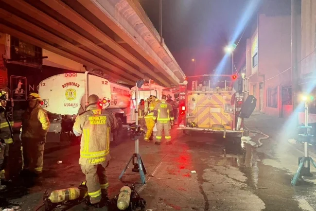 Más de dos horas de combate al fuego en hotel de Nogales; investigan presunto incendio provocado