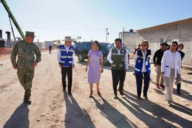 Avanza construcción de hospital y Senderos Seguros en San Luis