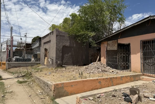 Exhortan a denunciar basureros clandestinos ante aumento de incendios en casas abandonadas