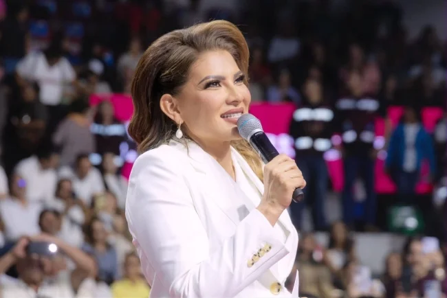 Lorenia Valles busca encabezar la Coordinación de la Transformación en Sonora