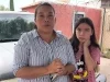 Madre desafió la corriente para salvar a su hija; sobrevivieron gracias al apoyo de vecinos