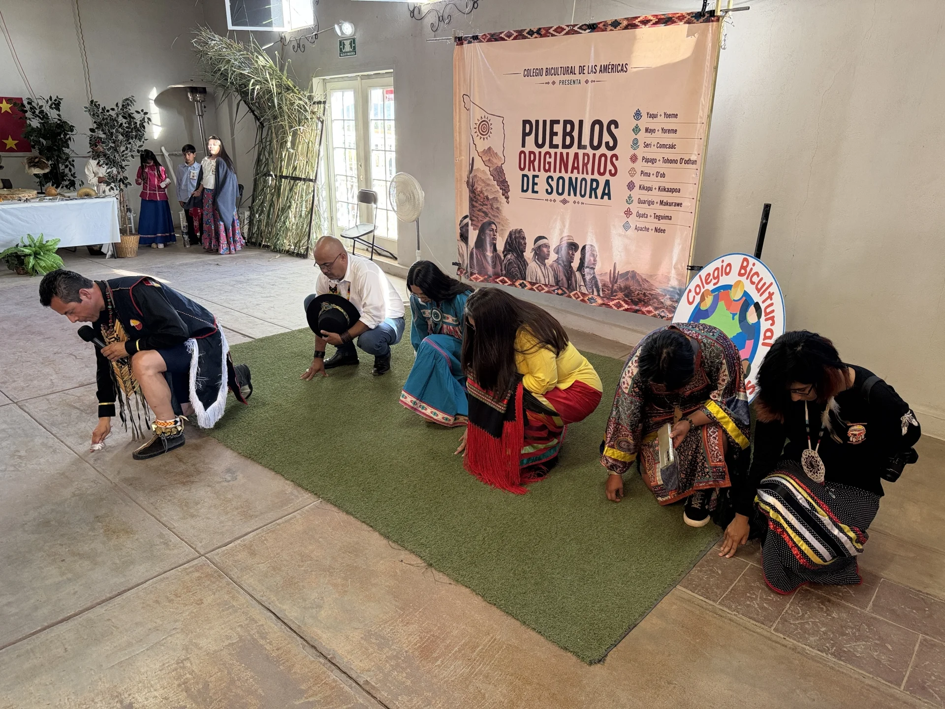 Llevan la historia viva del pueblo Lipan Apache a las aulas de Cananea