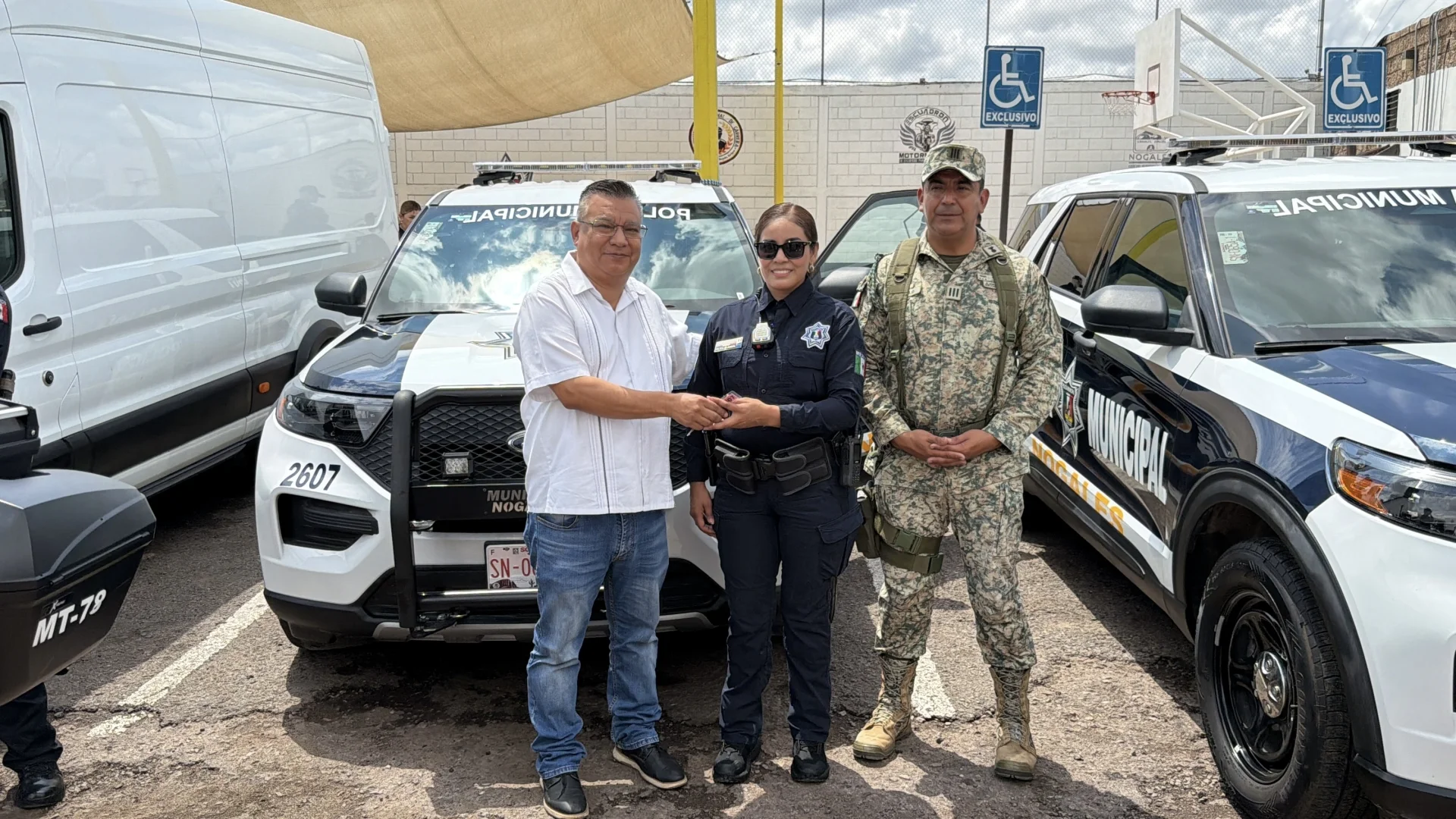 Entregan nuevas patrullas y equipo táctico a la Policía Municipal de Nogales