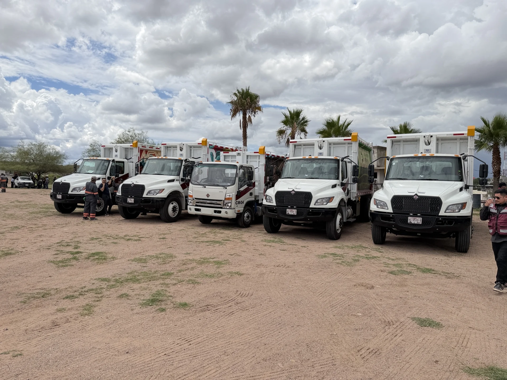 Más de 15 mdp en Nogales: alcalde entrega cinco camiones recolectores nuevos
