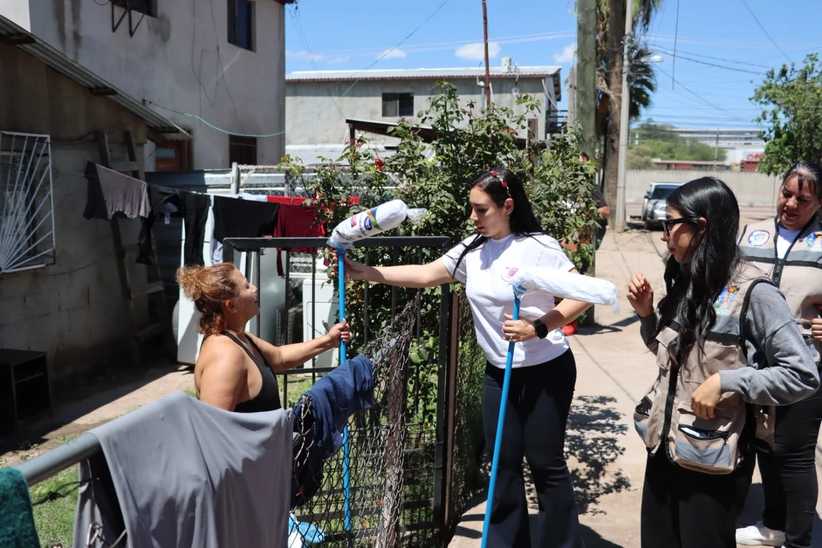 Angélica Burgos destaca solidaridad ciudadana en apoyo a damnificados de Nogales