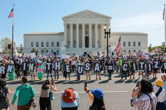 Blindan ciudadanía por nacimiento en Estados Unidos tras fallo de la Corte Suprema
