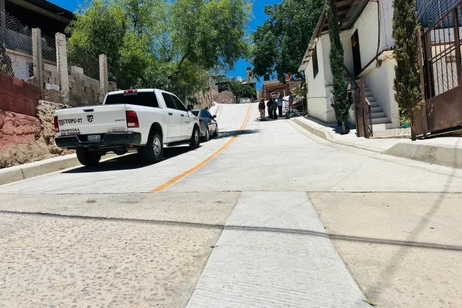 Obra integral mejora movilidad y servicios en la colonia Los Tápiros