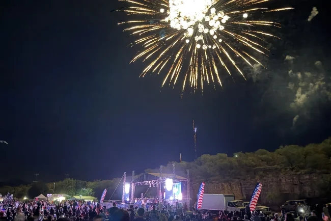 Celebración del 4 de julio reúne a familias en Nogales, Arizona