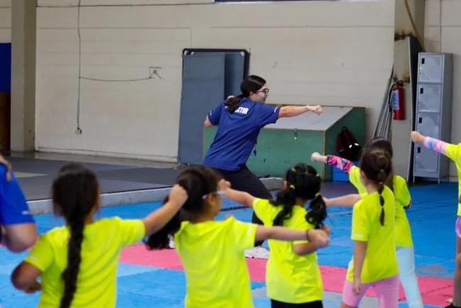 Codeson 2026 reúne a menores en un campamento deportivo formativo