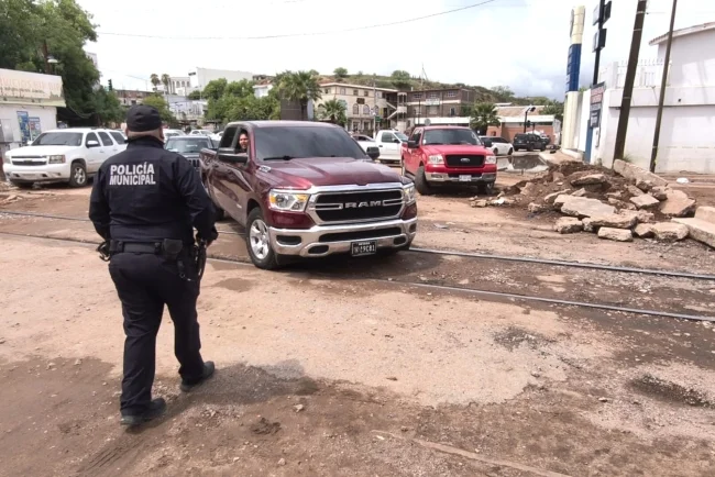 Exhorta Tránsito a no obstruir labores de limpieza y prevenir accidentes por lluvias