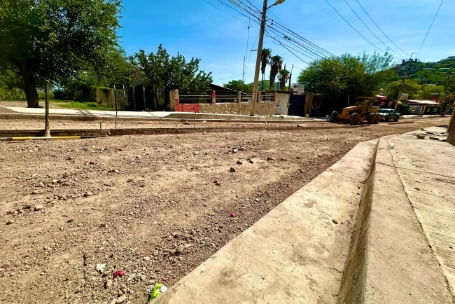 Aplican concreto reforzado en la calle Río Pánuco tras renovar red hidráulica