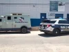 Cae empleada de empresa de valores con 150 mil pesos ocultos en su chaleco
