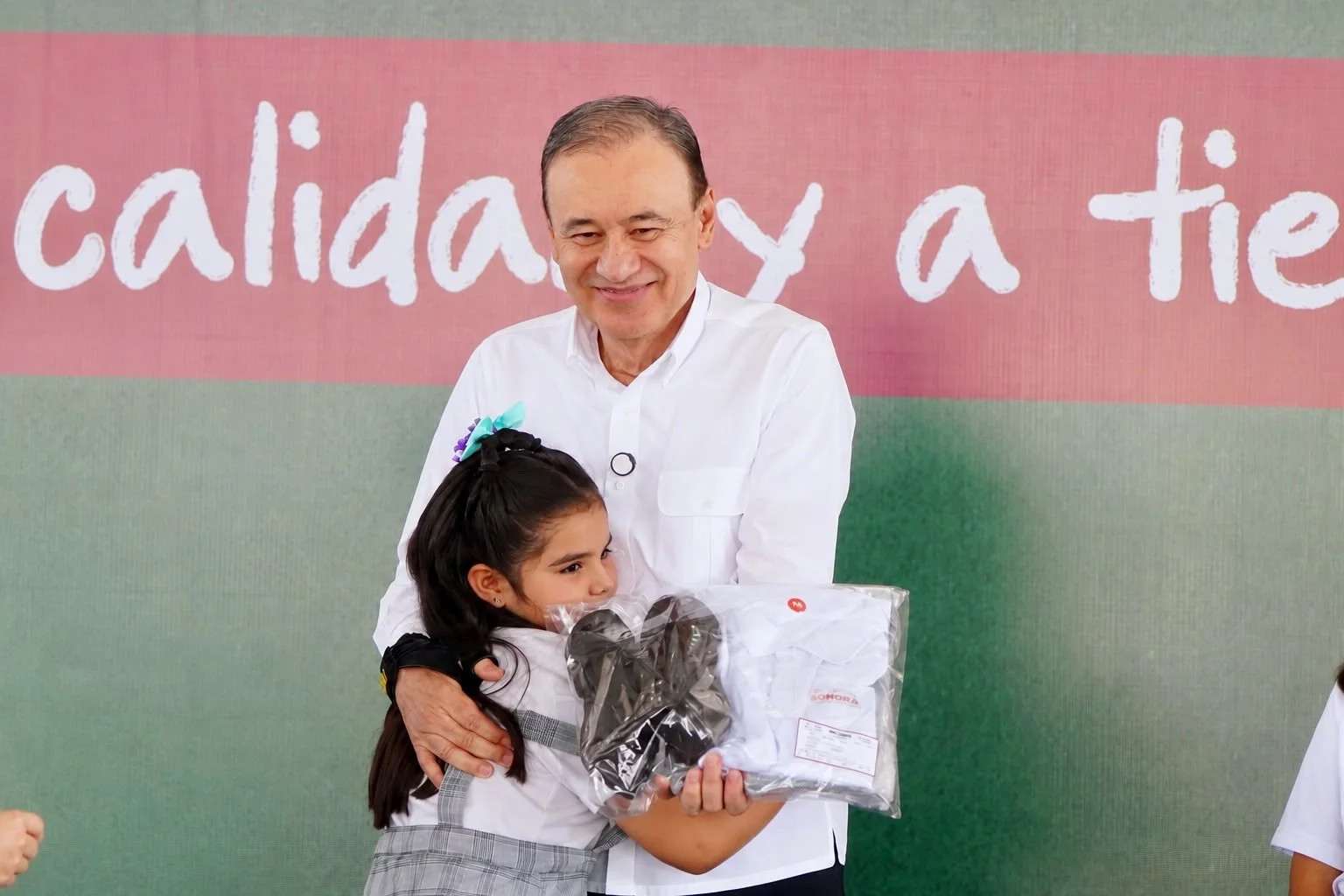 Más de 109 mil alumnos de Hermosillo recibirán uniformes escolares antes del nuevo ciclo