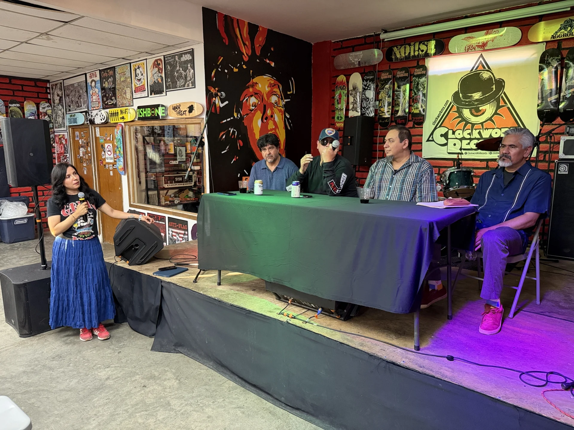 Impulsan legado del rock fronterizo con exposición fotográfica y música en vivo