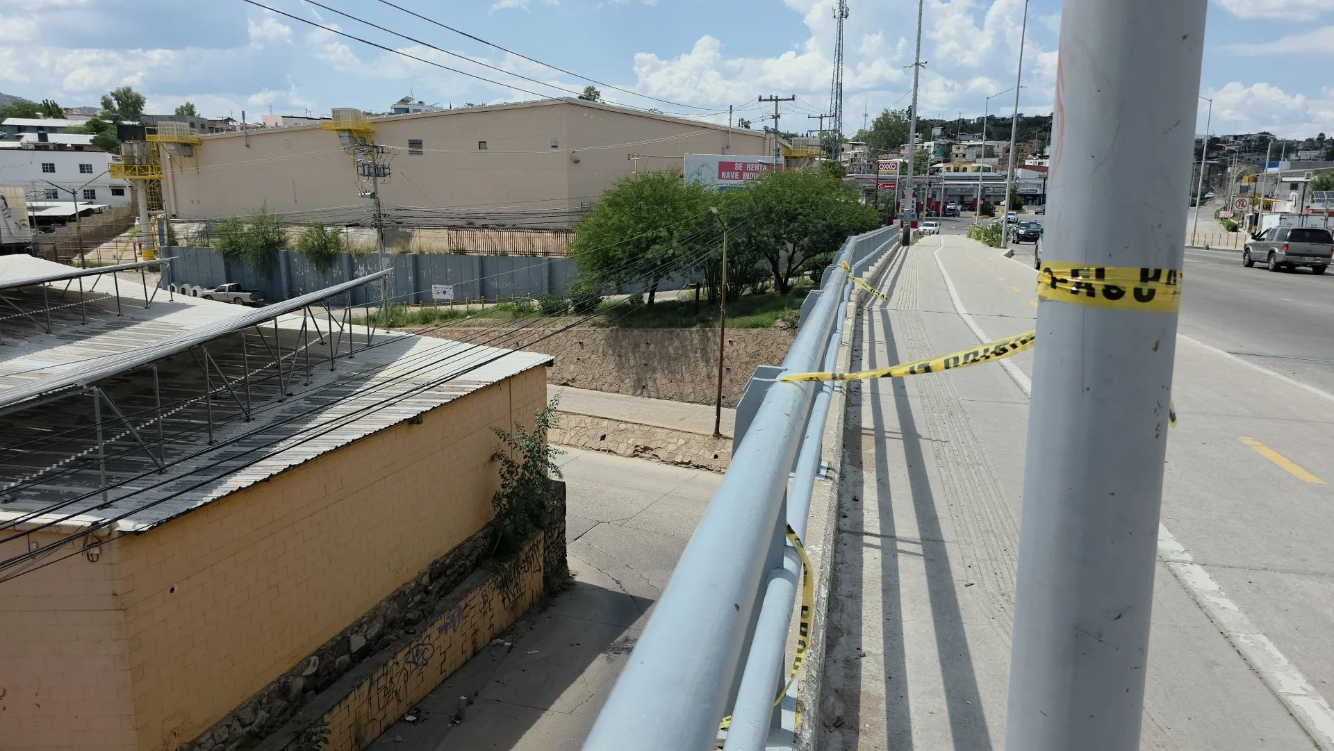 Muere hombre tras caer de puente del periférico Colosio; familia pide combatir la discriminación
