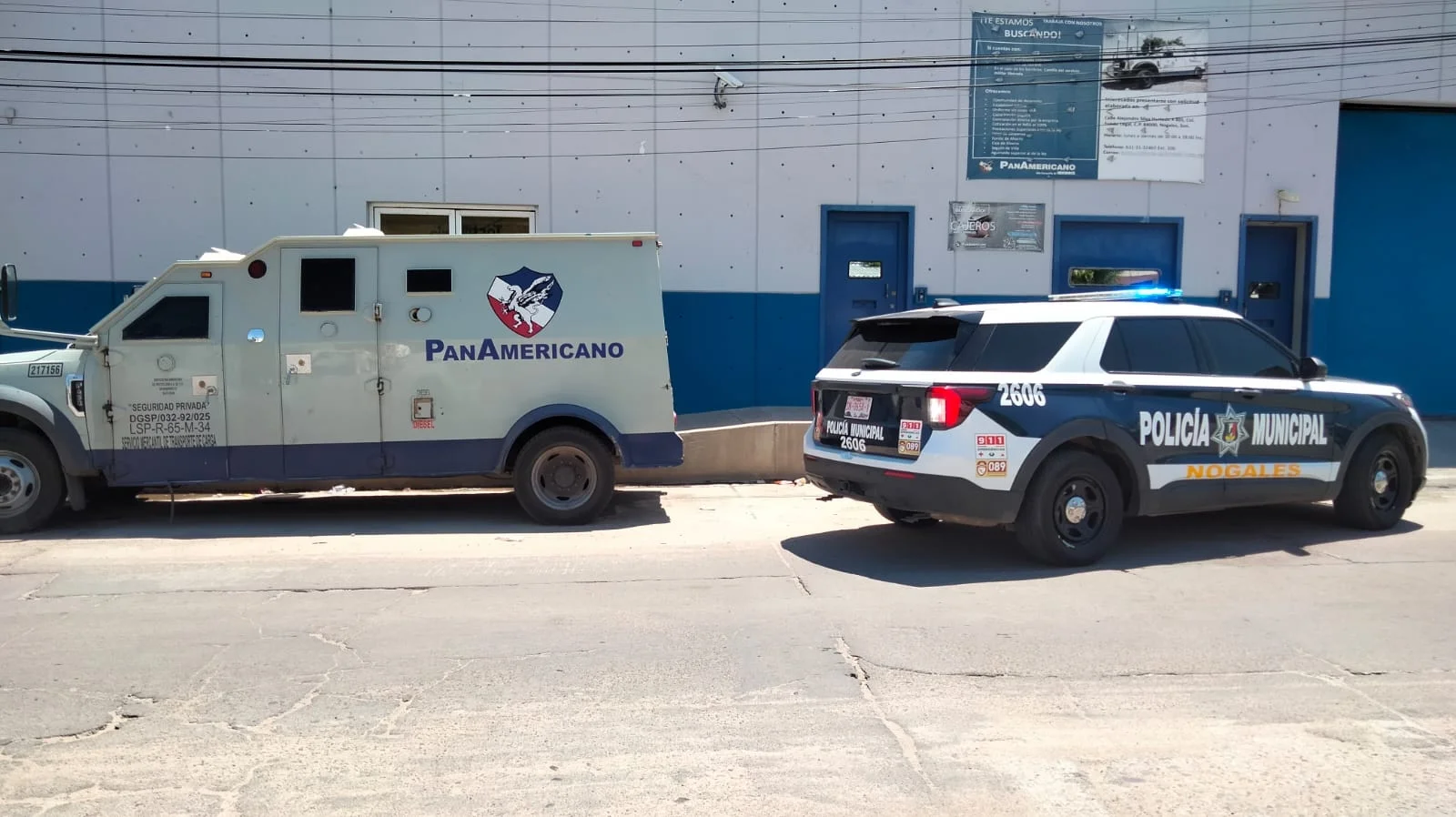 Cae empleada de empresa de valores con 150 mil pesos ocultos en su chaleco