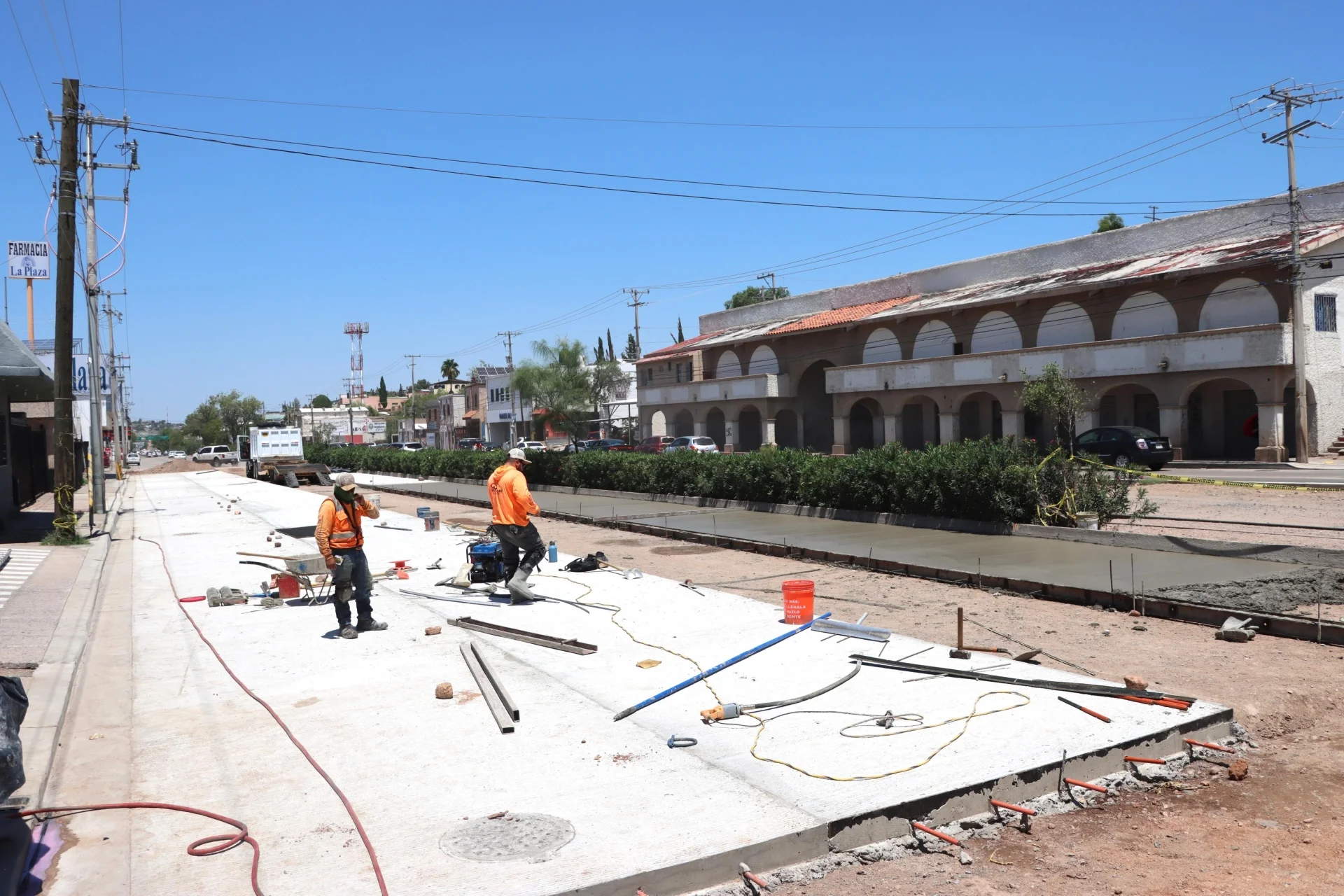 Aceleran reparación de Plutarco Elías Calles tras socavón provocado por lluvias