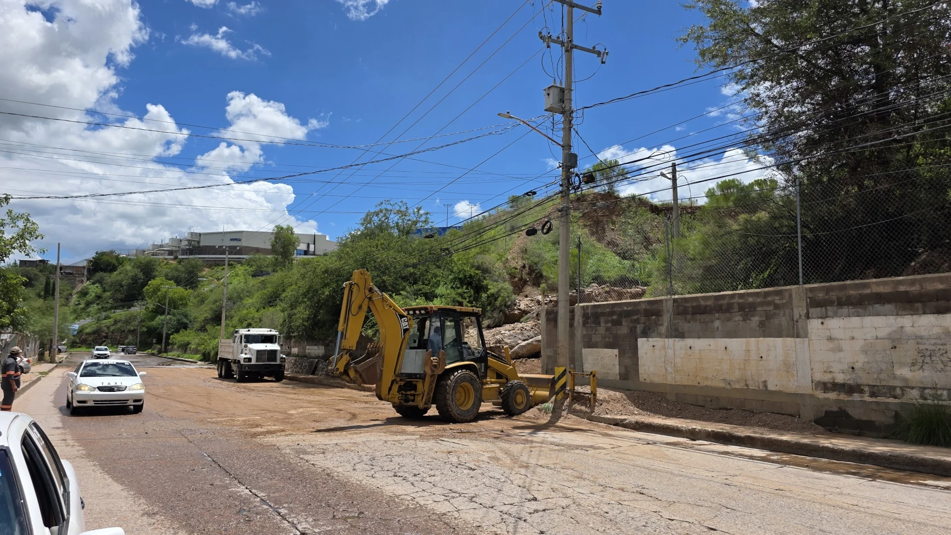 Deslaves en la Secundaria General 2 reavivan demanda de obra de contención