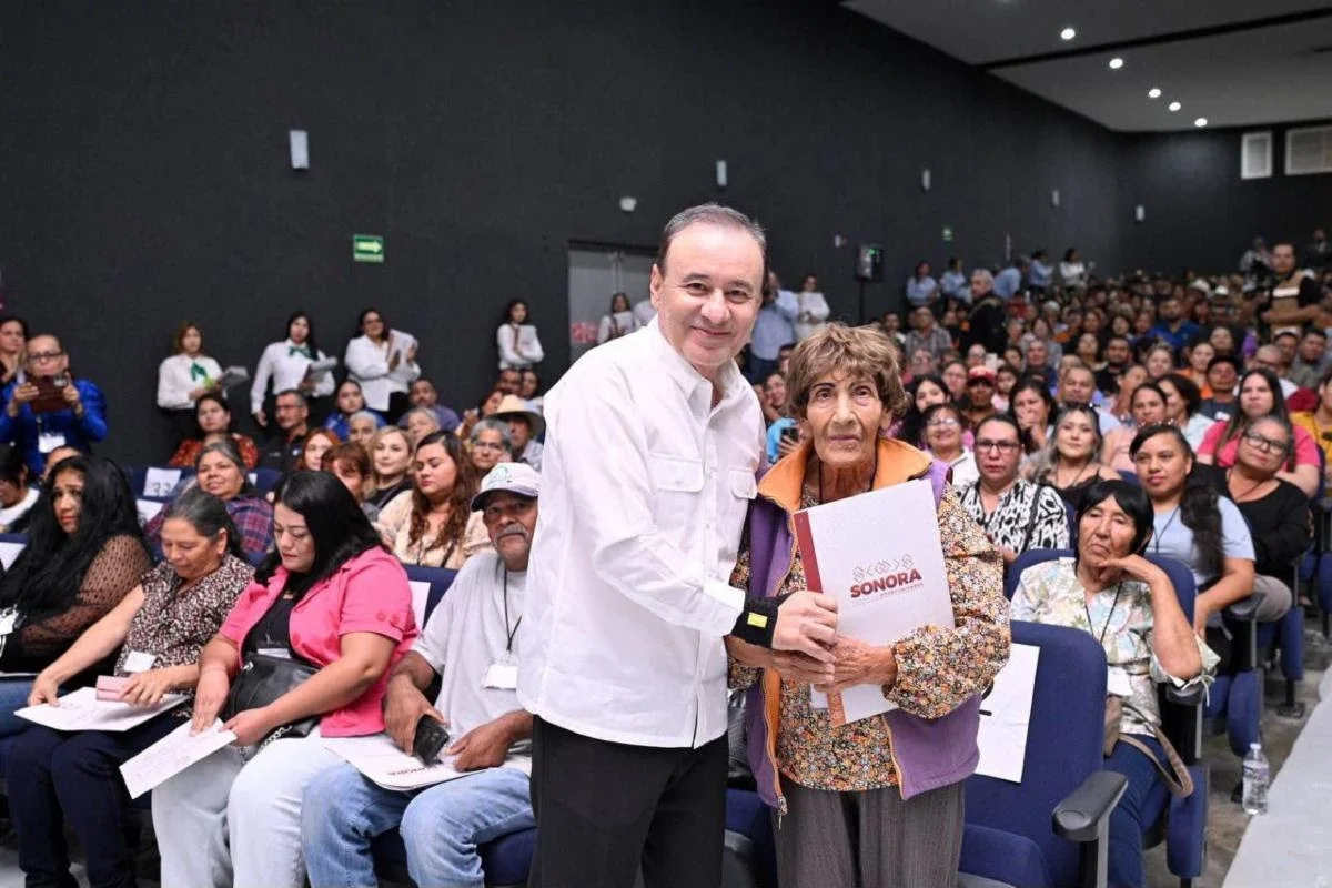 Infonavit entrega certeza patrimonial a más de 500 familias de Hermosillo