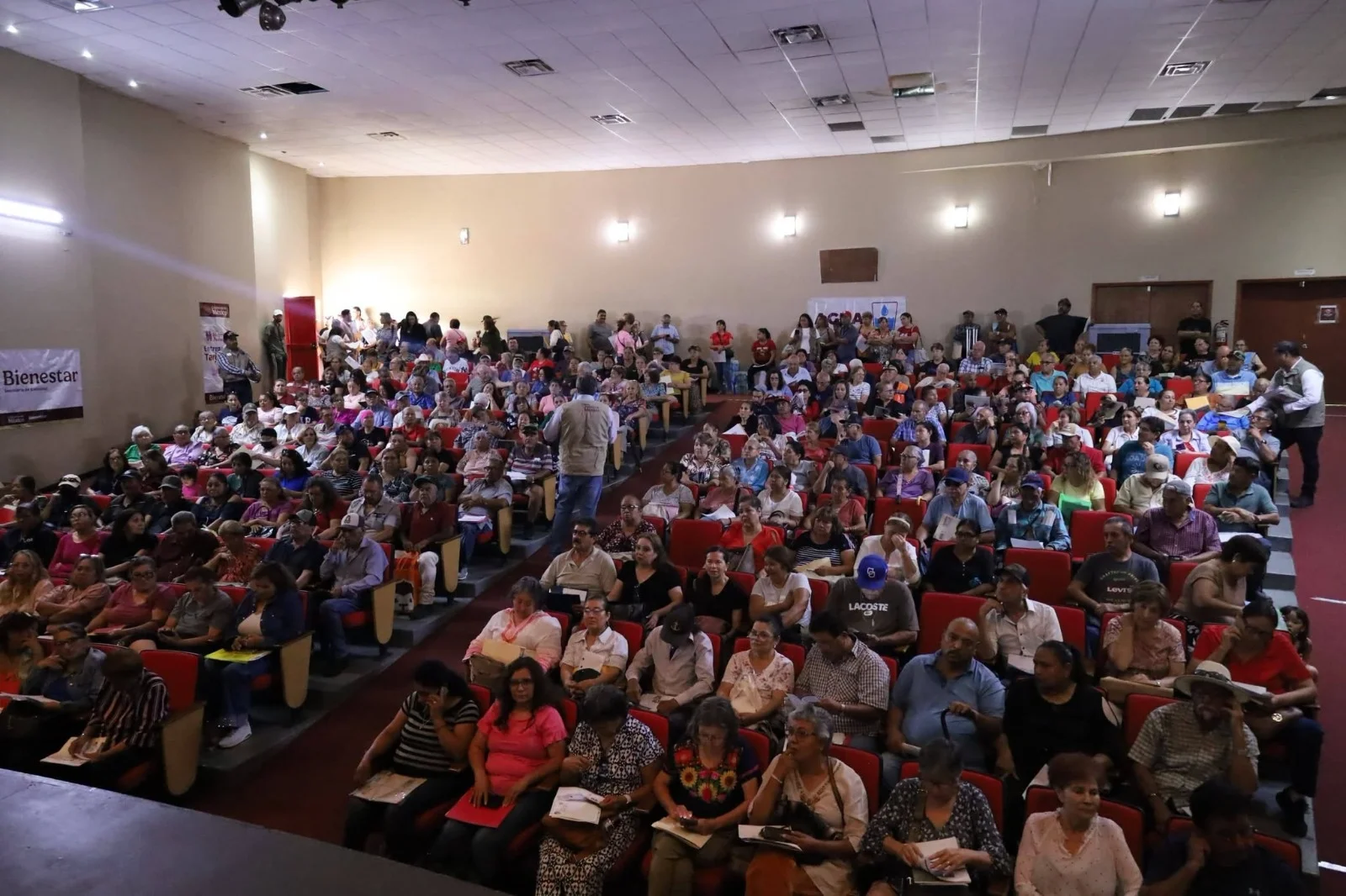 Más de 500 nogalenses reciben tarjetas para acceder a programas del Bienestar