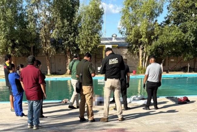Investigan muerte de joven en alberca de unidad deportiva de Nogales