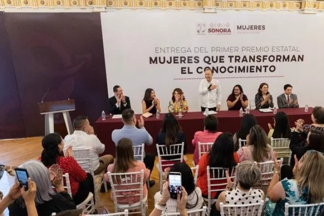 Premian por primera vez a mujeres que transforman el conocimiento en Sonora