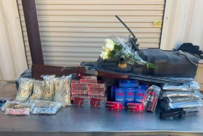Pastillas entre empaques de jugo y armas: muestra CBP recientes decomisos en Nogales