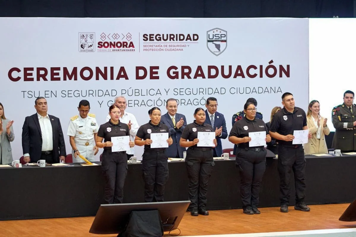 Se gradúan 271 nuevos policías de la Generación Dragón