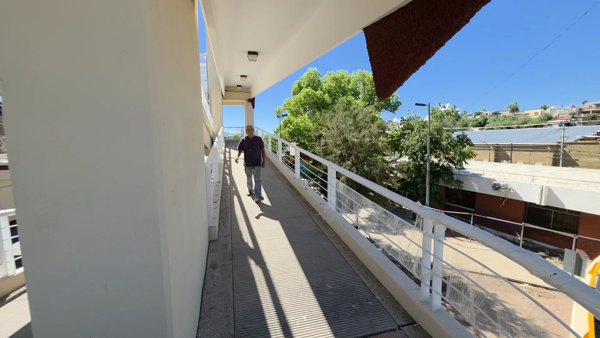 Rescatan puente peatonal y rehabilitan distribuidor vial para mejorar seguridad en Nogales