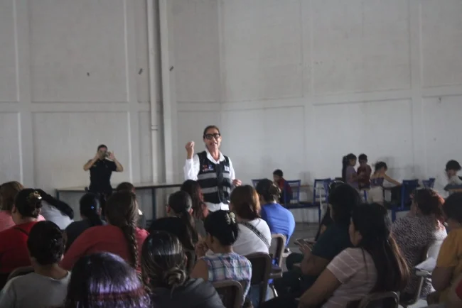 Preparatoria Municipal realiza Escuela para Padres en la extensión La Mesa