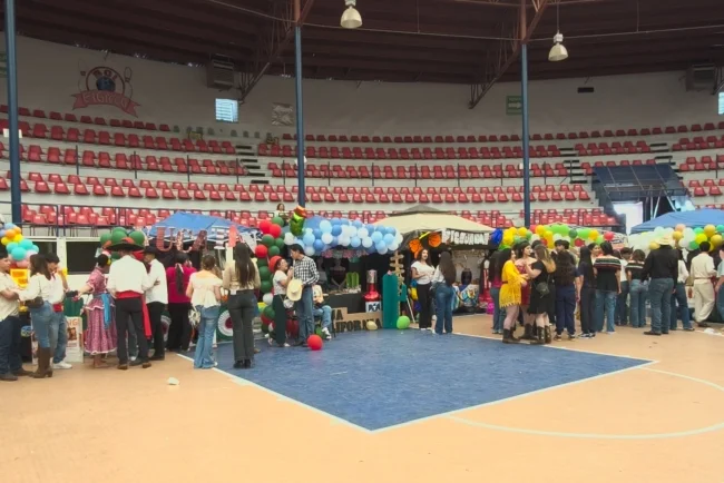 Universidad Binacional celebra la Independencia con fiesta gastronómica y cultural