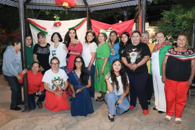 Angélica Burgos impulsa tradiciones y convivencia familiar con “Noche Mexicana”
