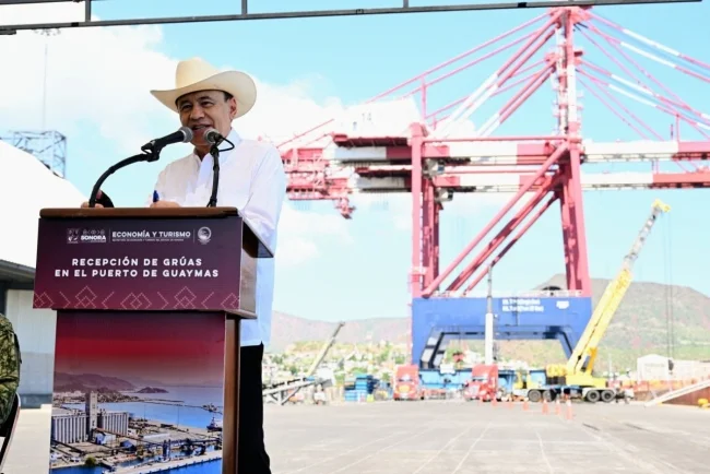 Puerto de Guaymas recibe nuevas grúas para ampliar su capacidad de carga