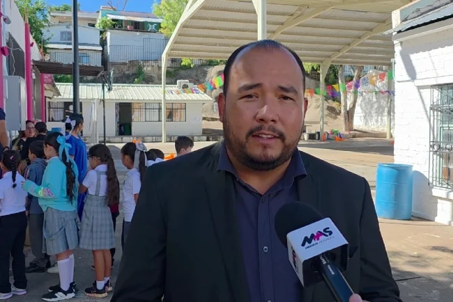 Nogales respalda regulación del uso de celulares en escuelas a partir de noviembre