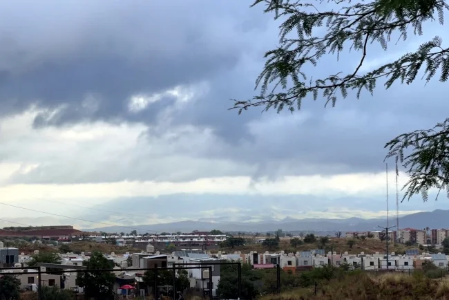 Huracán Polo toca tierra en Sonora y mantiene en alerta a Nogales por lluvias