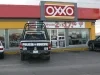 Sujeto causa daños y roba mercancía de Oxxo en el primer cuadro de Nogales
