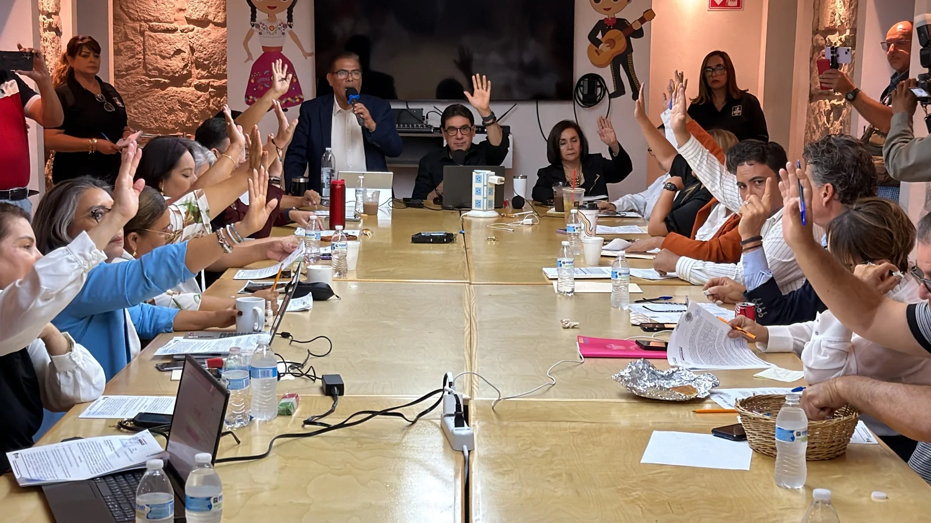 Cabildo de Nogales analiza pensiones para trabajadores y modificaciones a reglamentos municipales