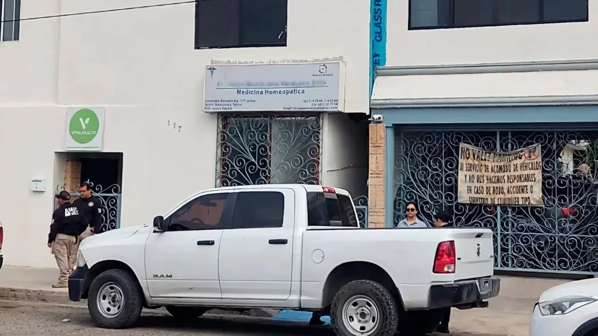 Detienen a médico relacionado con investigación por sueros vitaminados en Hermosillo