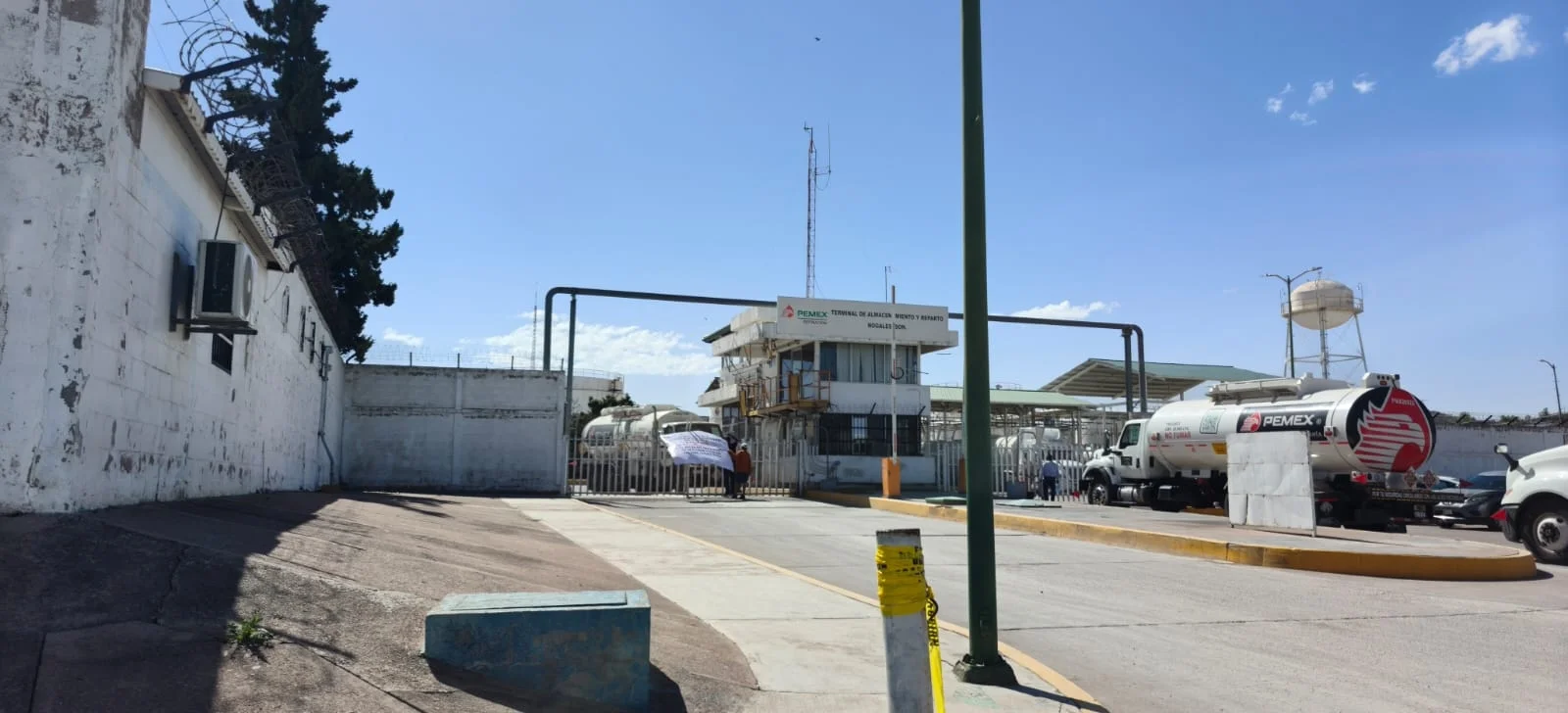 Mantienen jubilados de Pemex en Nogales movilizaciones para exigir servicios de salud