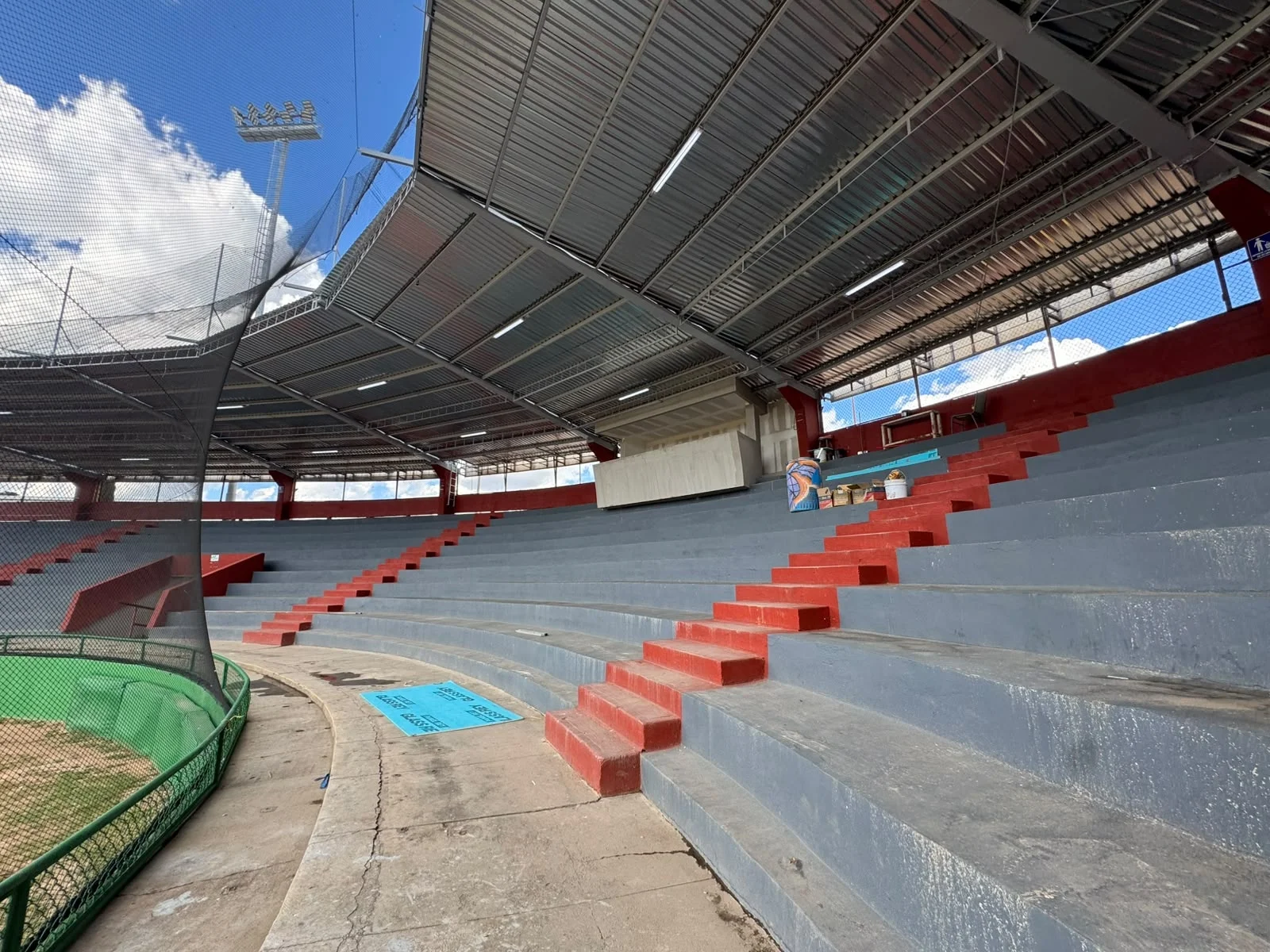 Avanza modernización del Estadio Alberto Hoeffer; torneo estatal dependerá de las obras